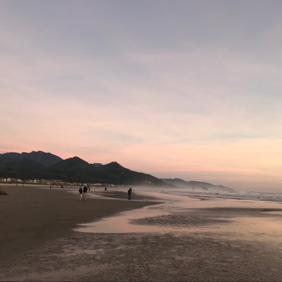 Meet your Posher, Alexis - Picture 1 of 1